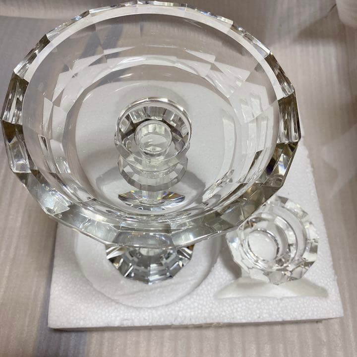 白色透明 水晶花台　ダイヤモンド 装飾品　玉器 碧玉　翡翠