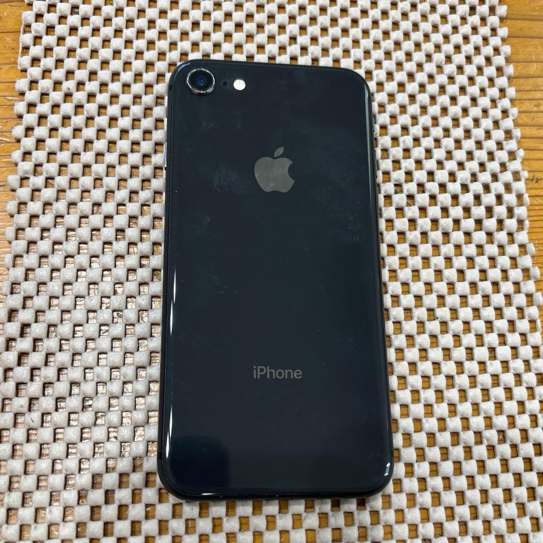 【中古】Apple iPhone8 64GB スペースグレイ