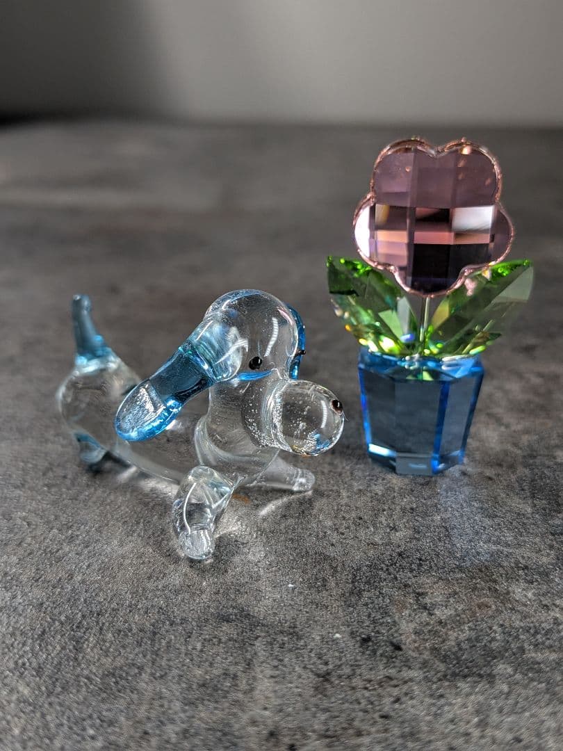 スワロフスキー　Happy flowers　ミディアム　花　超美品　箱有り 犬付