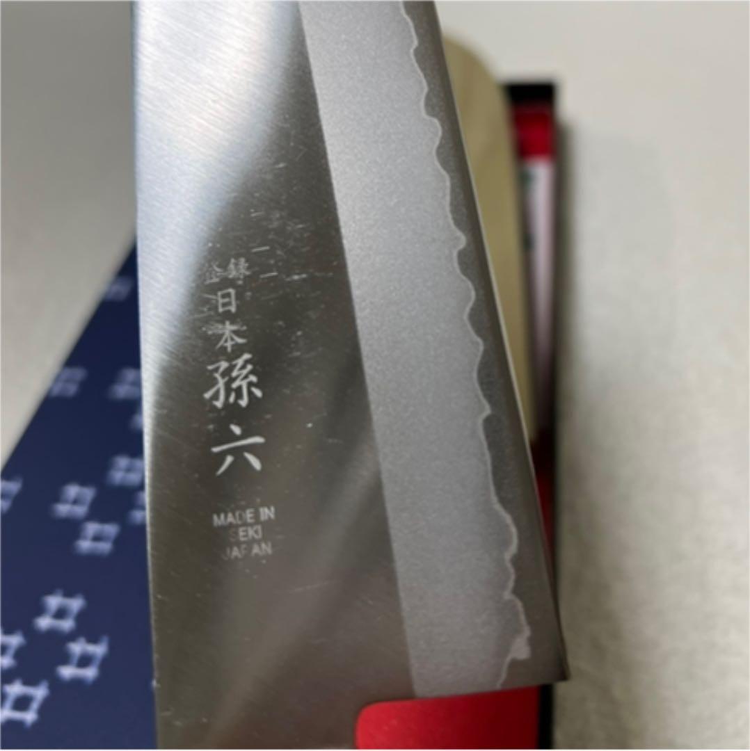 関の包丁　日本孫六　高級三徳包丁・鞘付