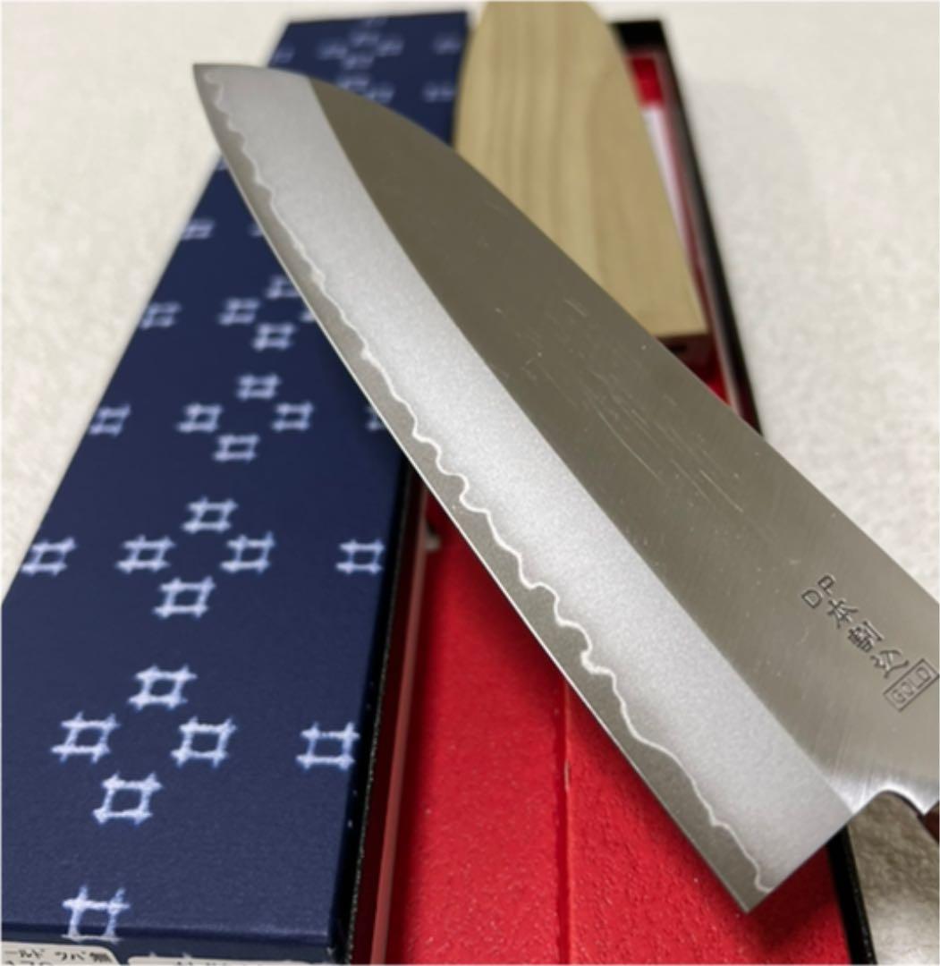 関の包丁　日本孫六　高級三徳包丁・鞘付