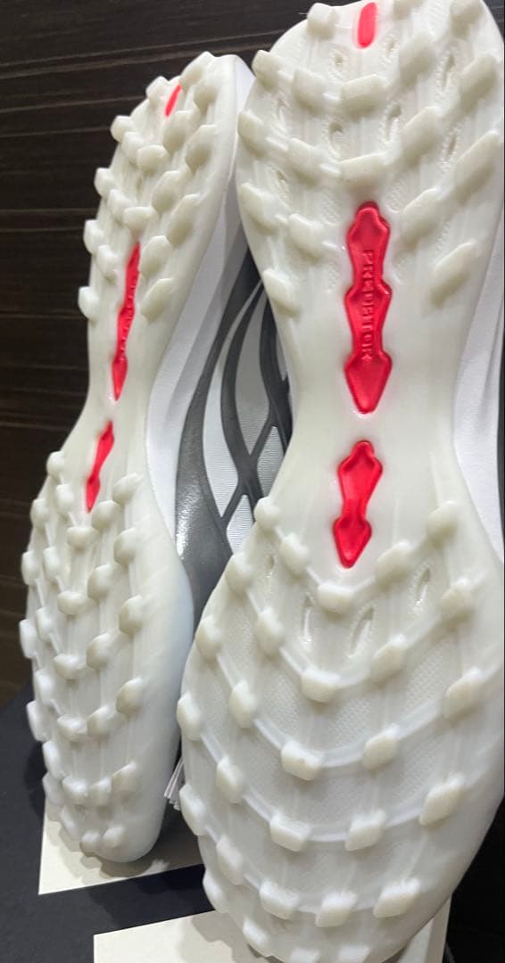 プレデター　新品　PROフォールディングシュータン　TF アディダス 26.5