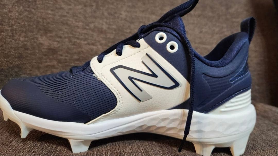 New Balance ネイビー スパイクシューズ