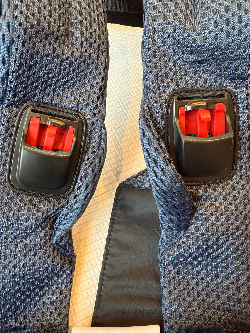 お値下げ☆ベビービョルン　ハーモニー　抱っこ紐 ネイビー メッシュ