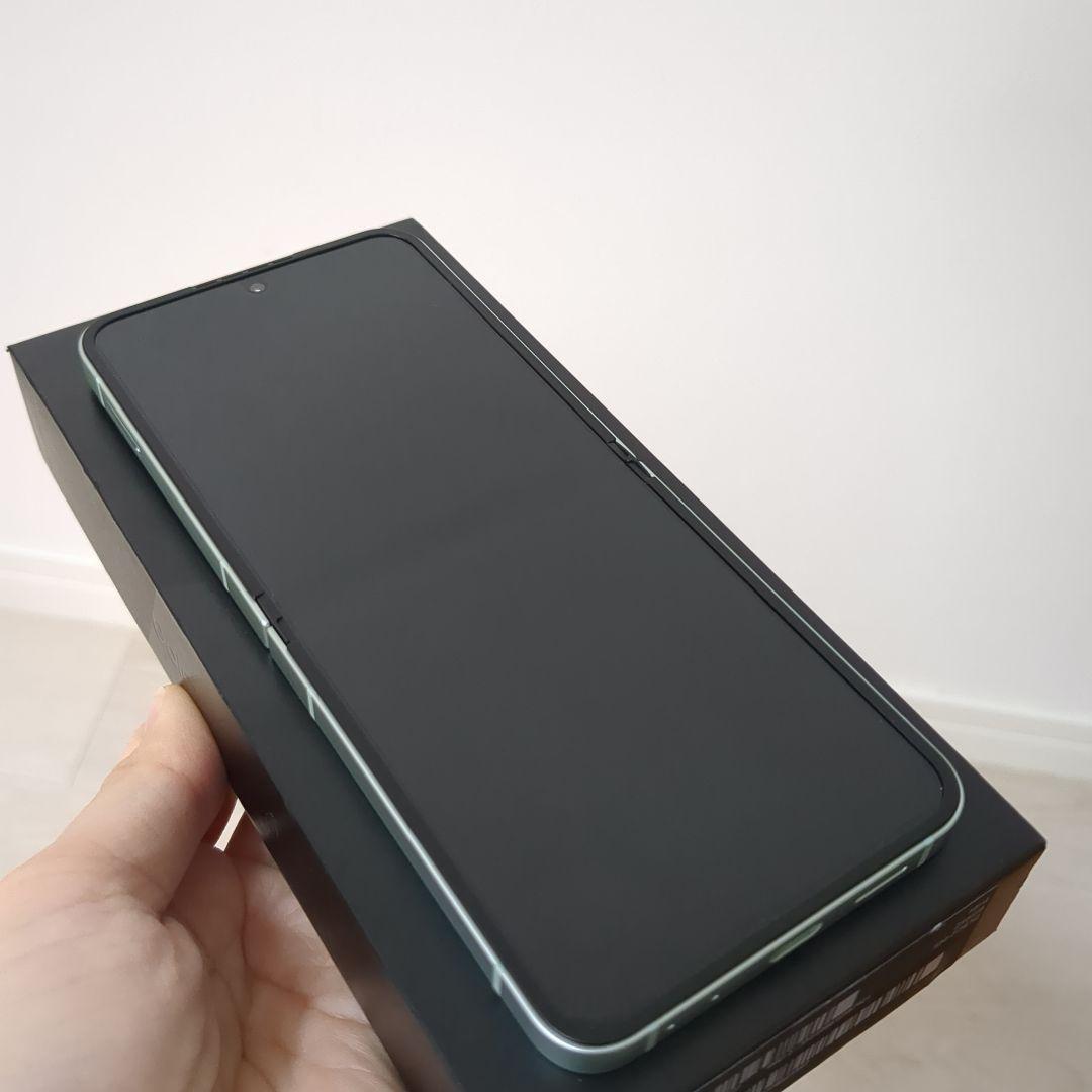 【美品】Samsung　スマートフォン　Galaxy Z Flip6