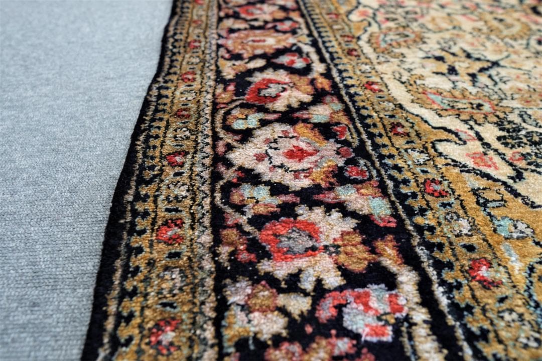 Vintage ペルシャ クム産シルクの手織り絨毯 size:200x132cm