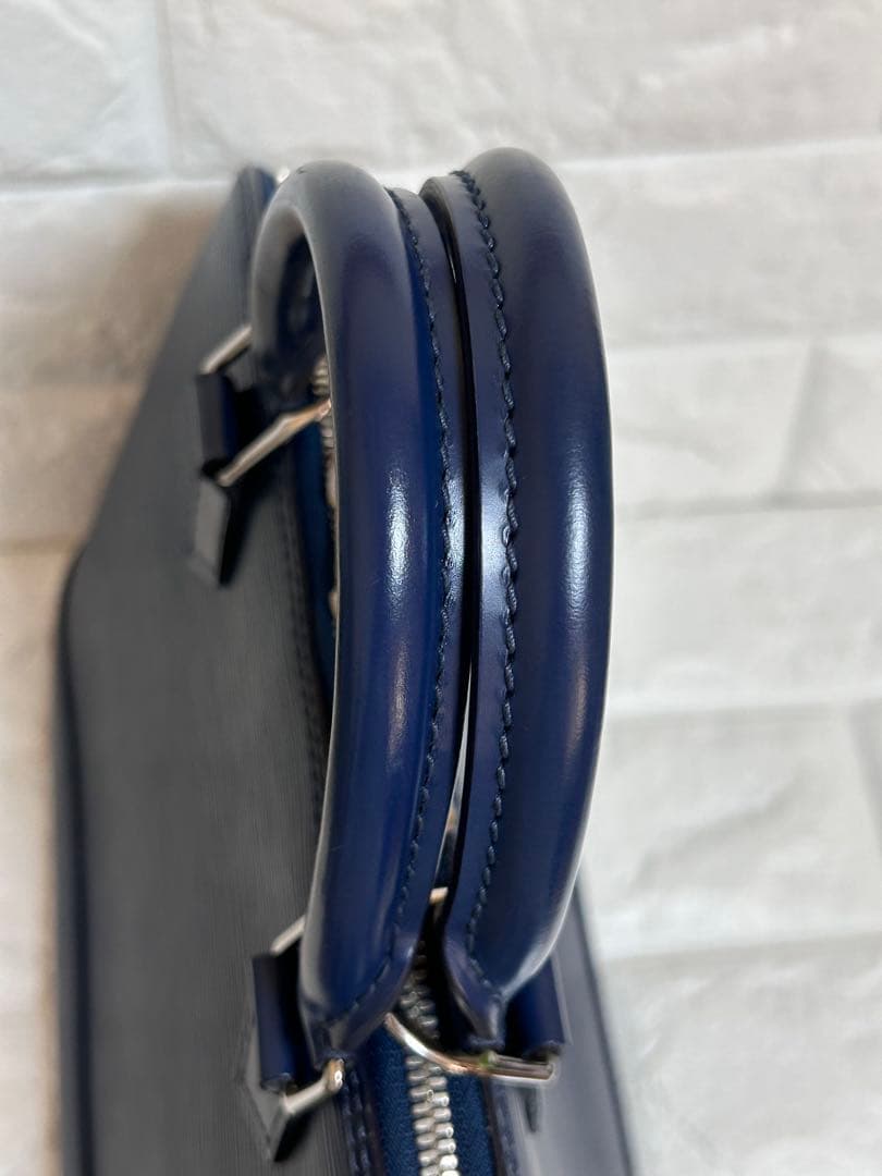 【美品】LOUIS VUITTON エピ　アルマ　ハンドバッグ　南京錠　鍵付き