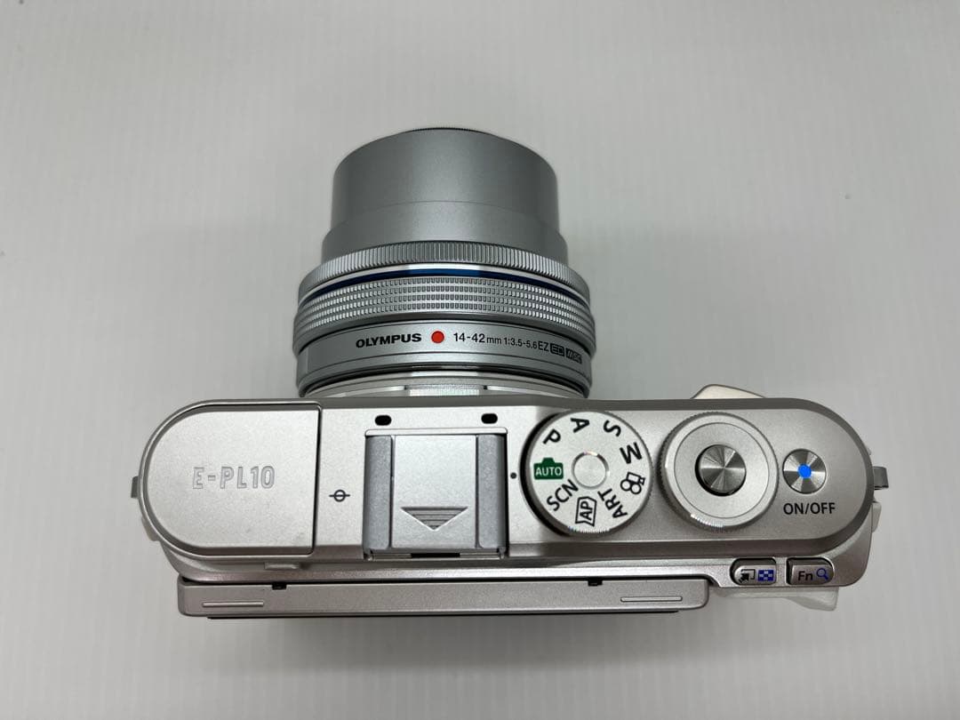 美品！OLYMPUS ミラーレス一眼　E-PL10 EZダブルズームレンズキット