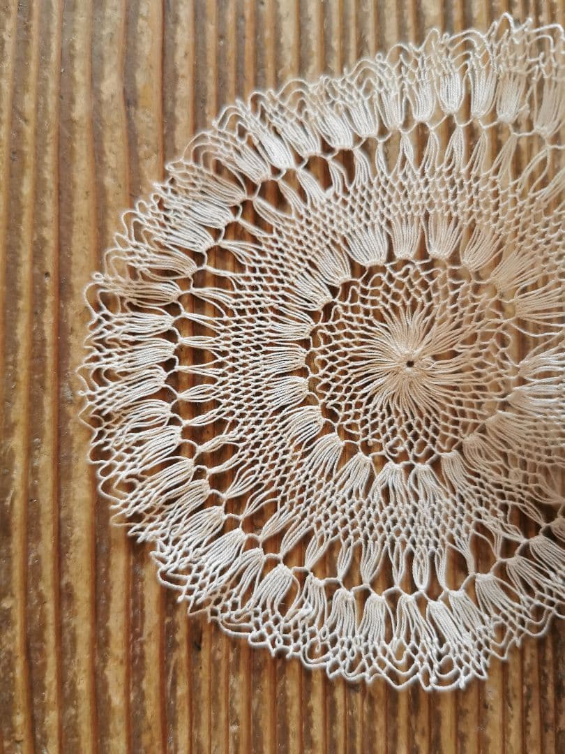 アンティーク 百合 ベルフラワー チューリップ 線状の花アルメニアレースドイリー