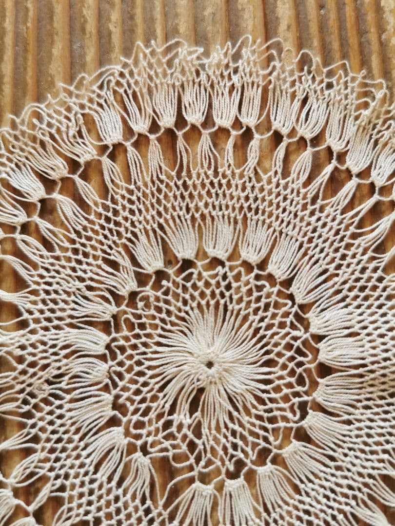 アンティーク 百合 ベルフラワー チューリップ 線状の花アルメニアレースドイリー