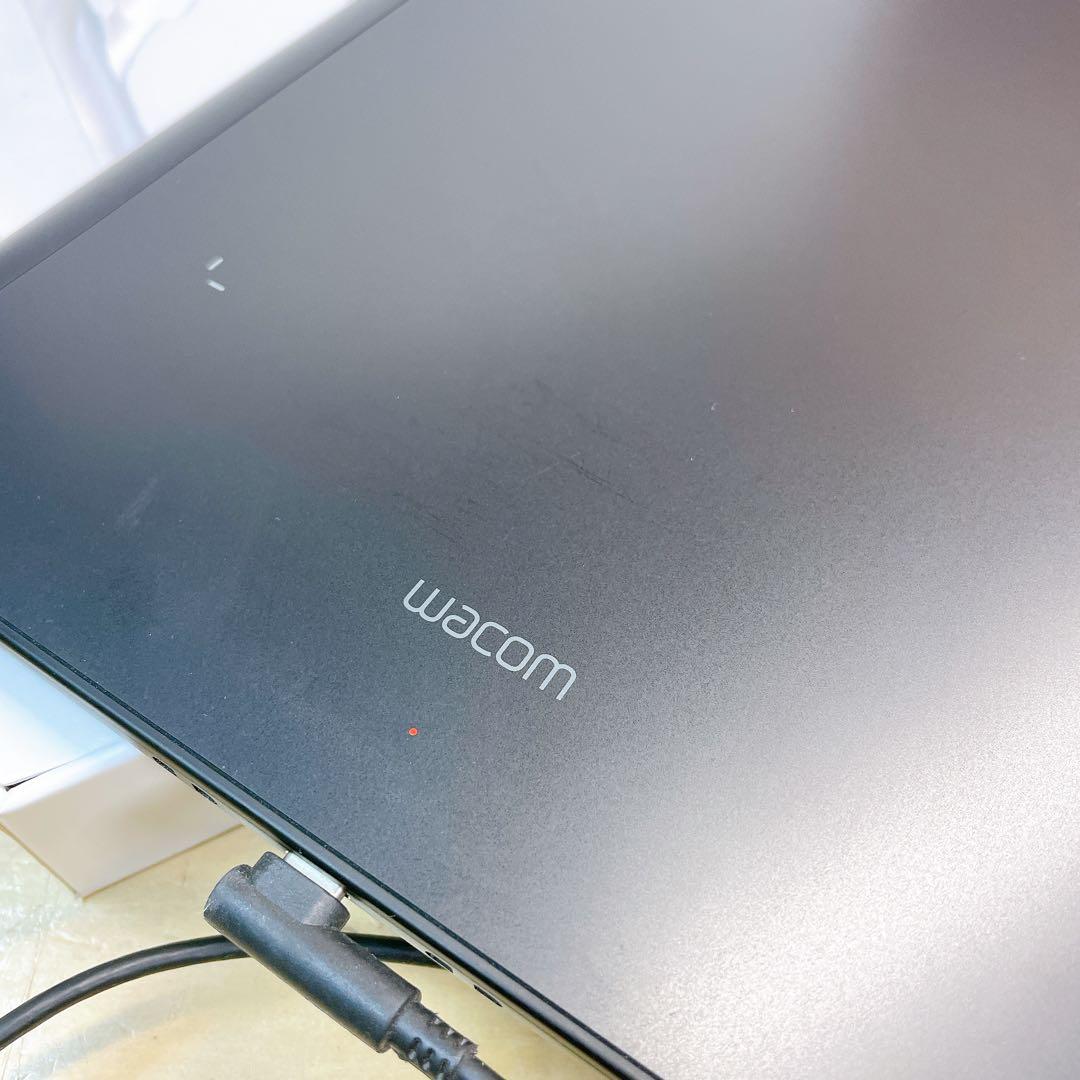 WACOM Intuos PRO ペンタブレット　PTH-660
