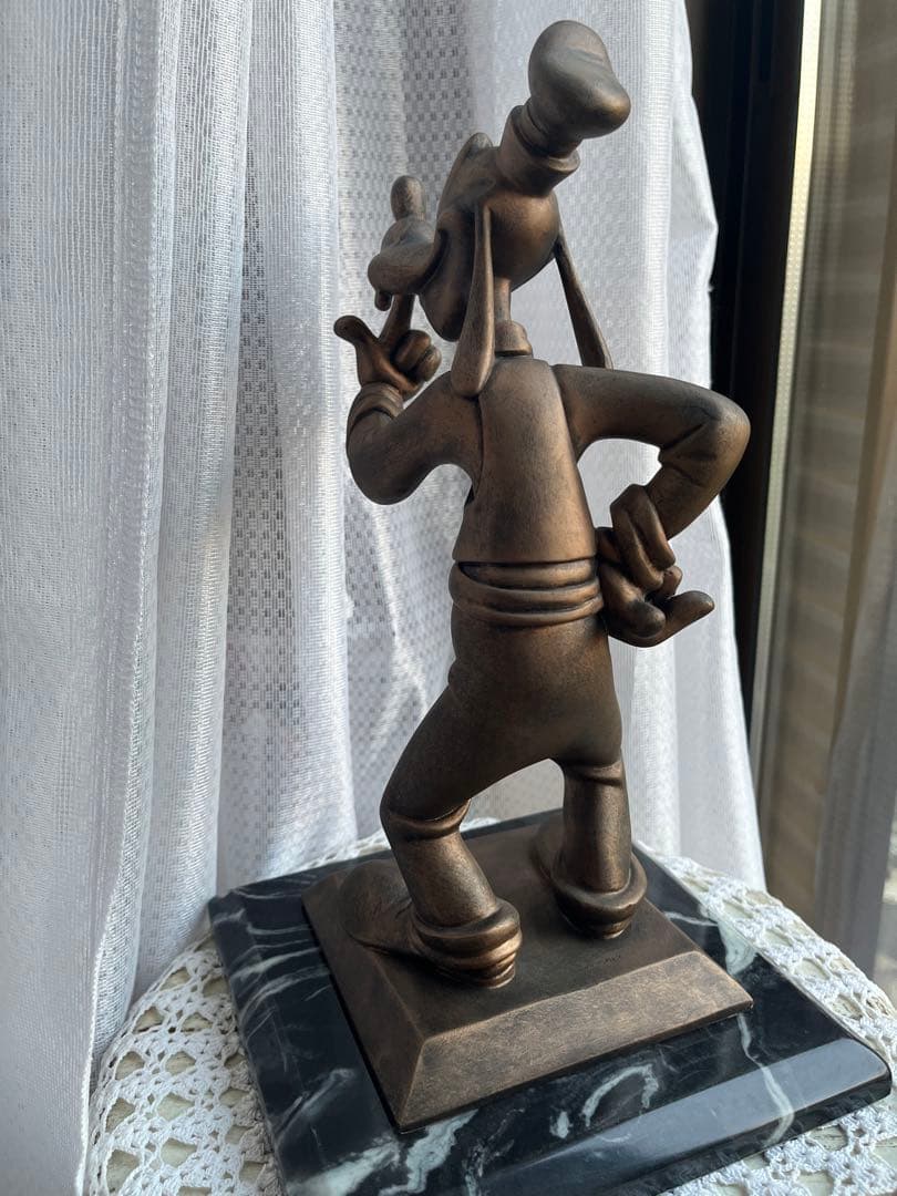 グーフィーブロンズ像レア