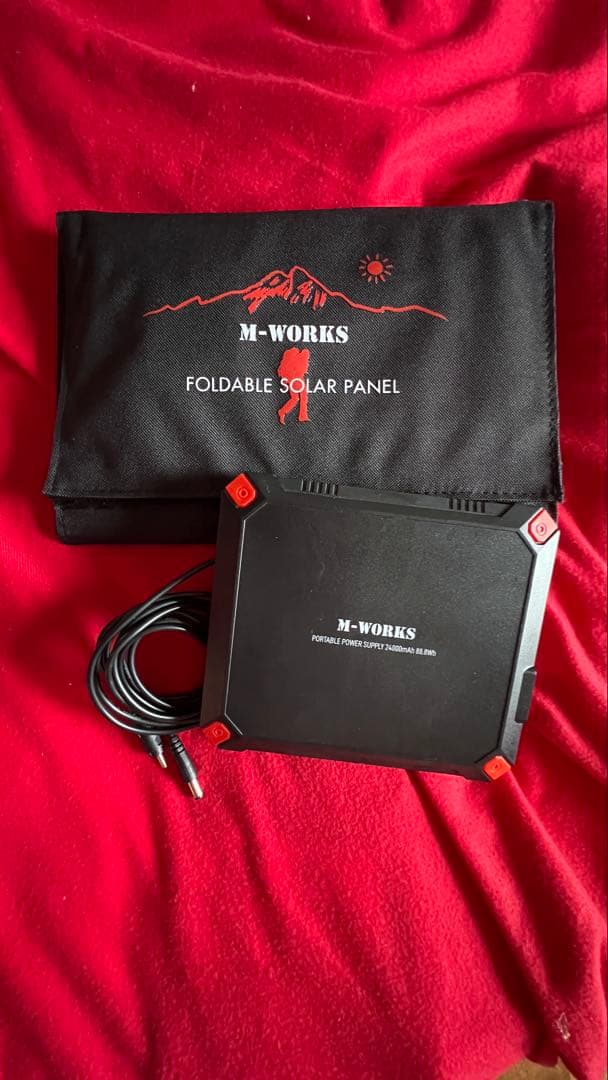 ☆新品☆ ほぼ新品↔︎稼働するかチェックのみ！ソーラーパネル&ポータブル電源セット