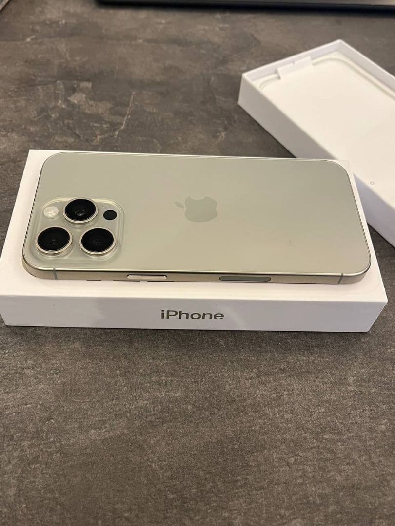 当日発送【美品】iPhone15promax 256GB ナチュラルチタニウム