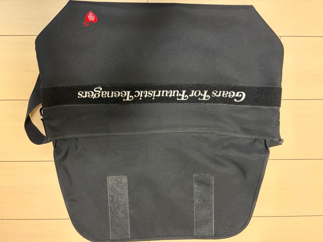 Girls don’t cry Human Madeメッセンジャーバッグ