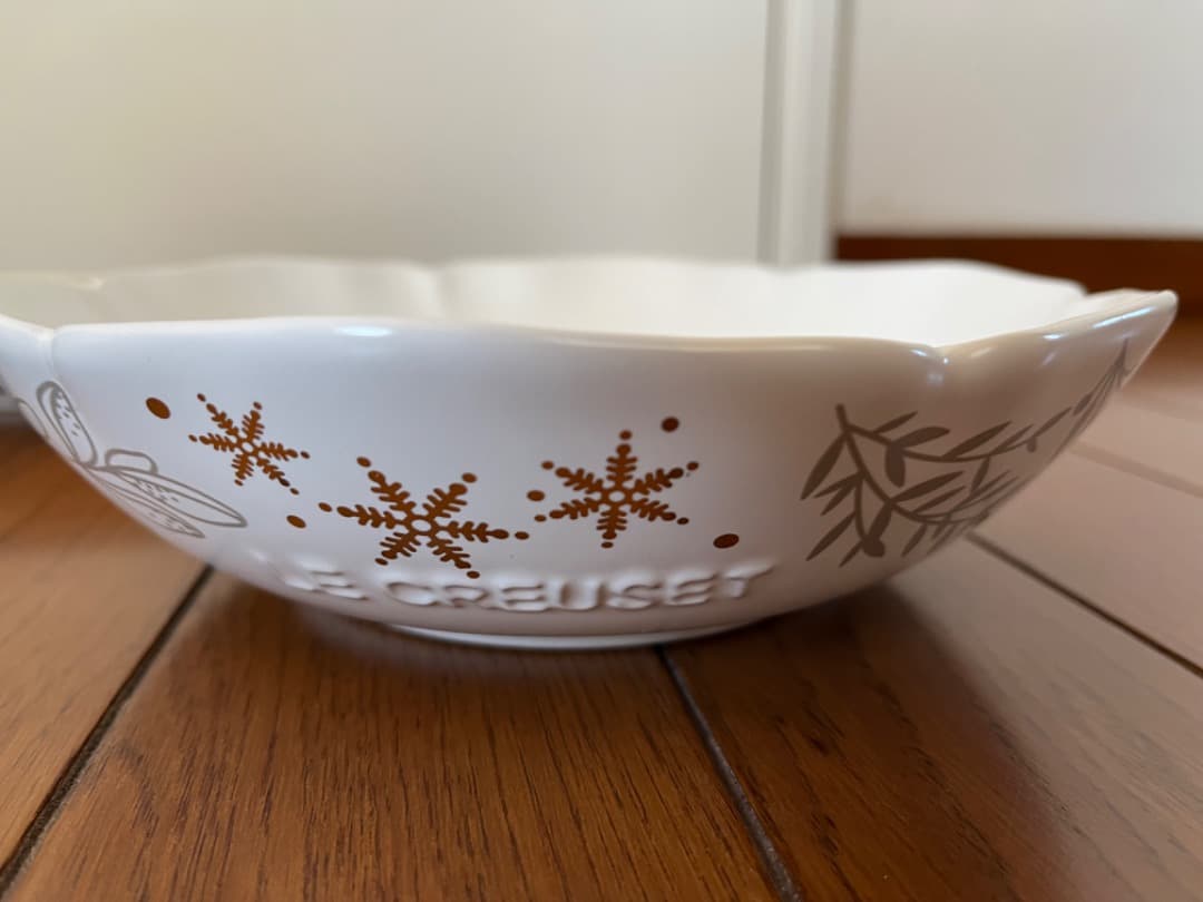 ル・クルーゼのクリスマスセット　ツリープレート　エレガントフリル