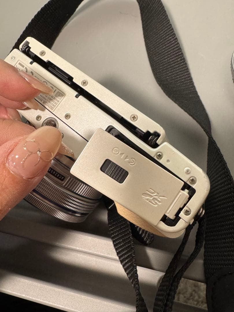 OLYMPUS PEN E-PL7 EZダブルズームキット ホワイト