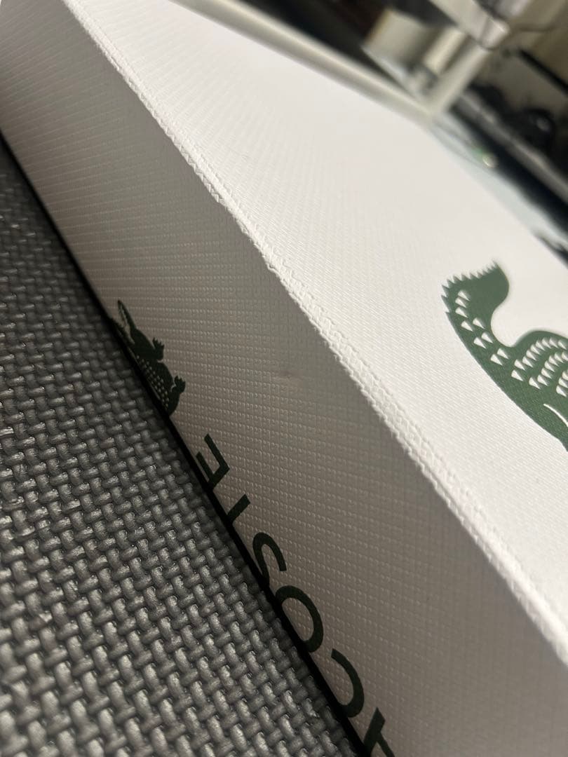 LACOSTE ホワイトポロシャツ ギフト箱入り