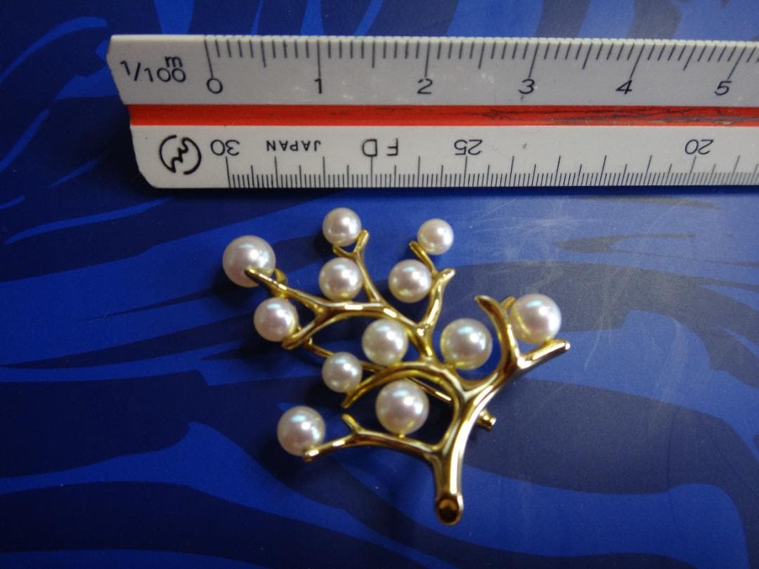 ミキモト　MIKIMOTO 幸福の木　K18　スモールブローチ