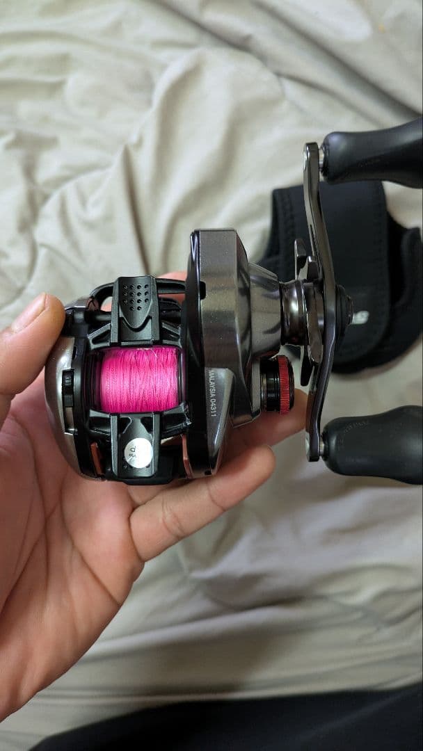 Scorpion DC シルバー ベイトリール 専用ケース付き