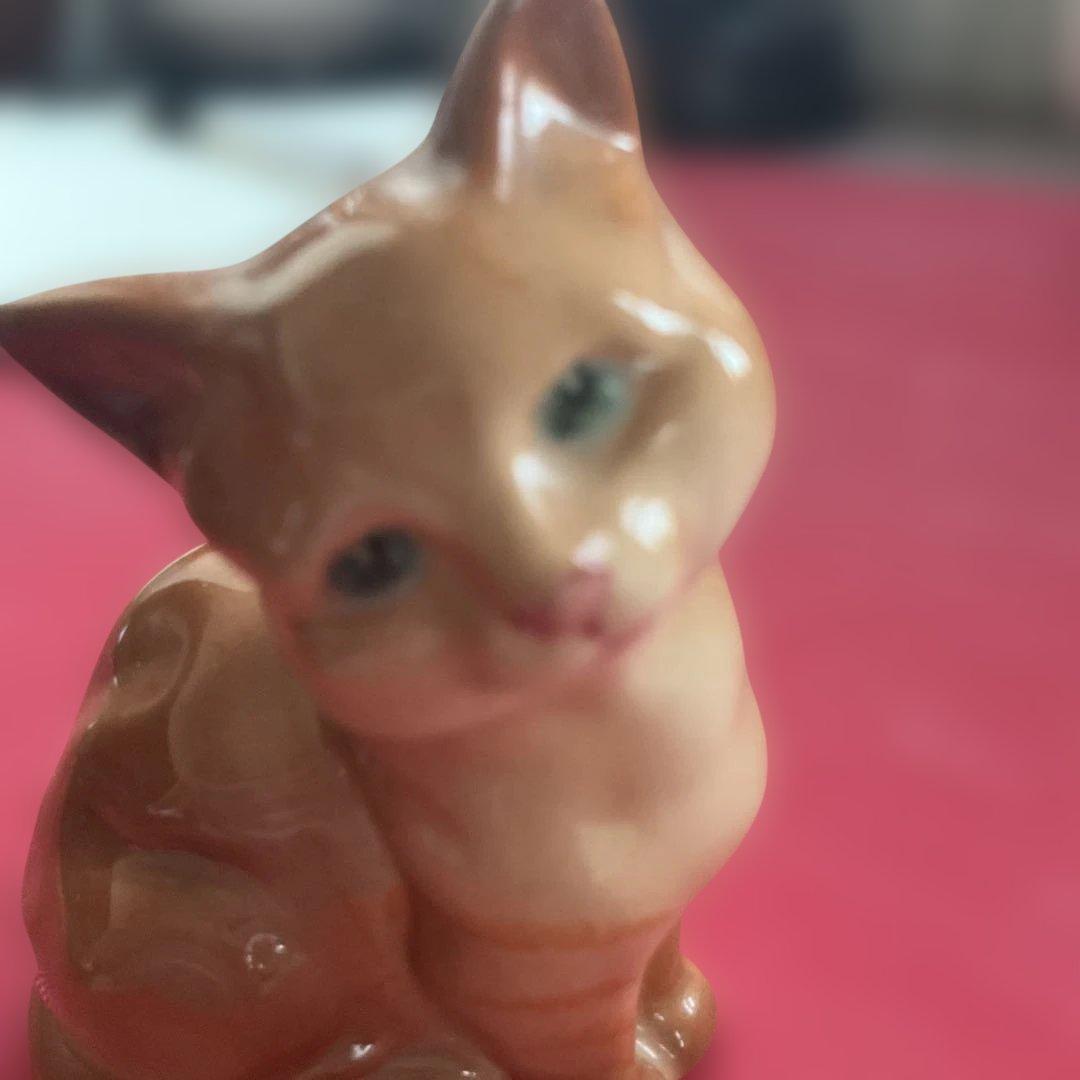 英国ビンテージ ロイヤルドルトンの上品な猫