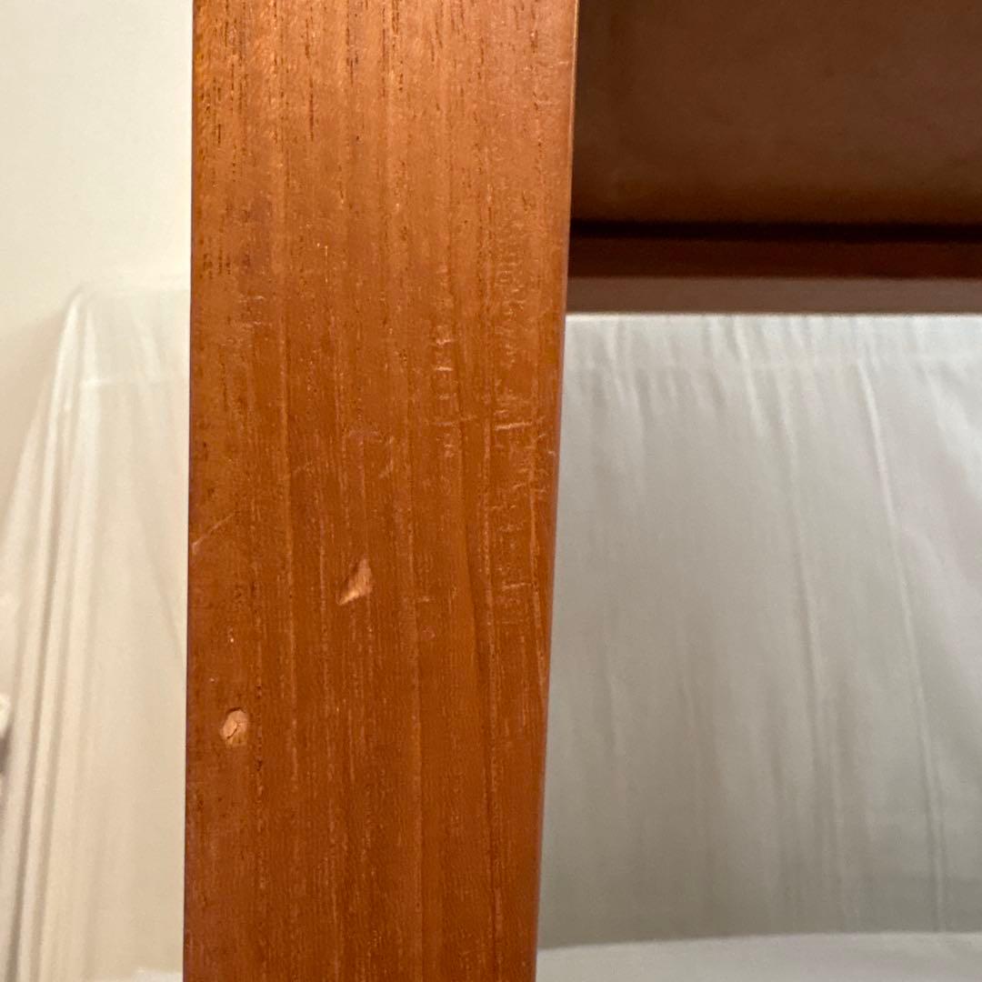 引出し付きテーブル