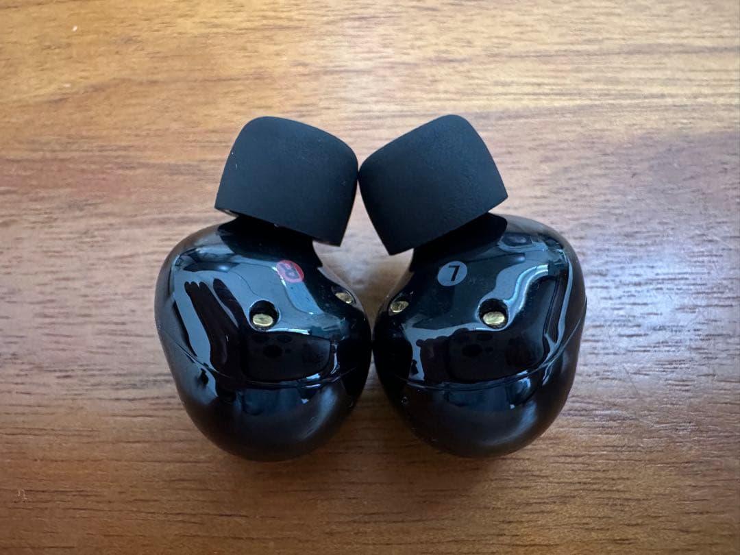 Sony WF-1000XM5 & UNIQのイヤホンケースはおまけ