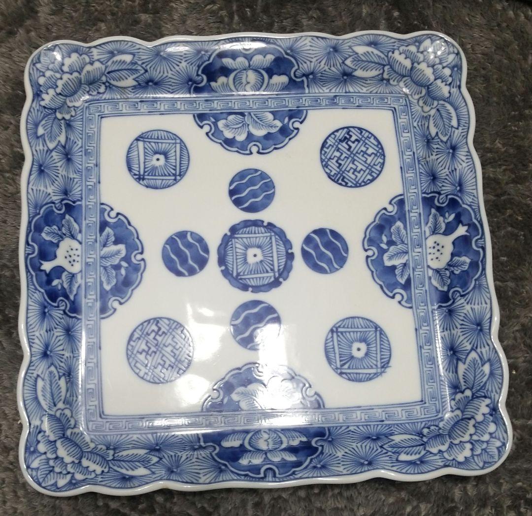 龍峰窯陶印いり丸紋24×24の角皿です