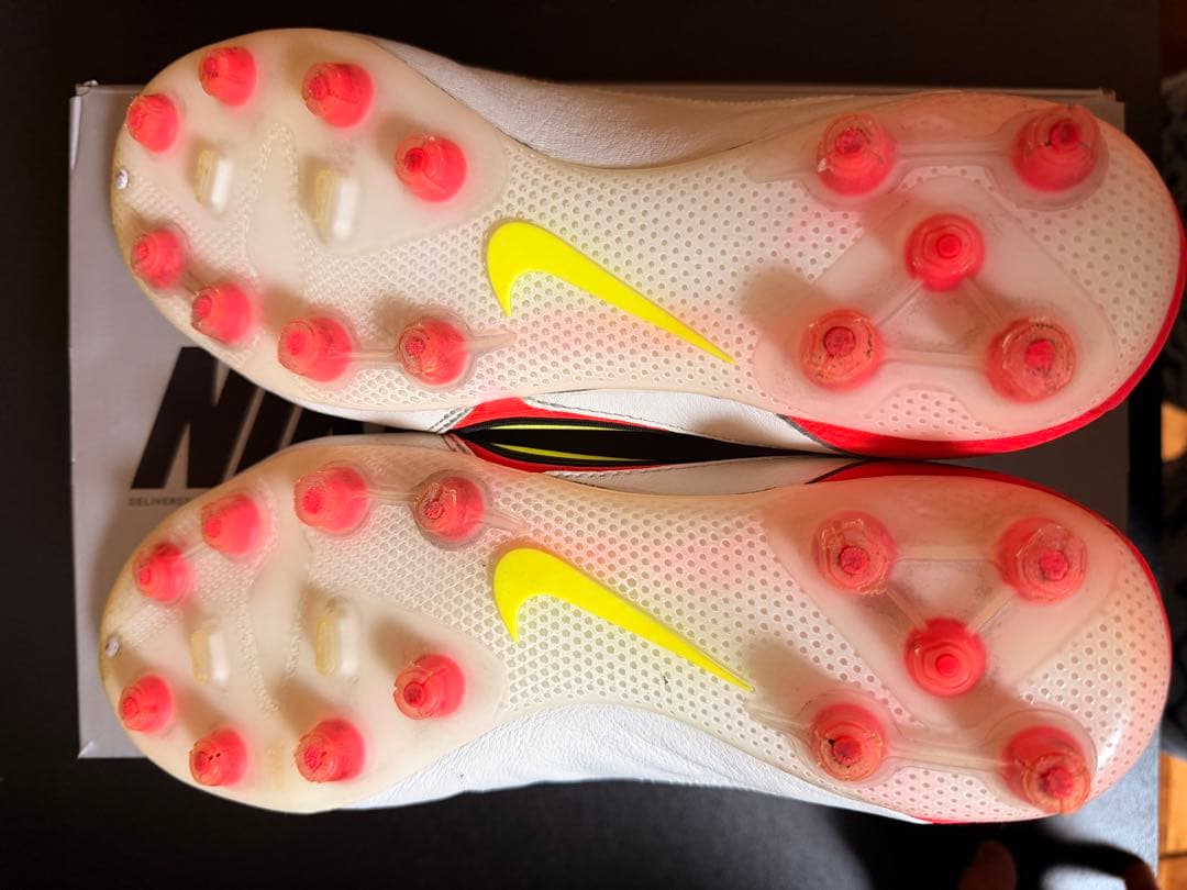 ナイキ ティエンポ レジェンド 9 エリート HG