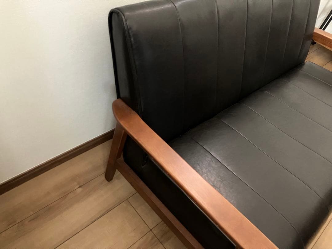 ブラックレザー2人掛けソファ