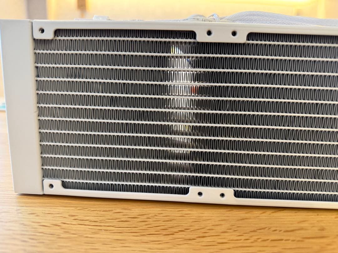 水冷式CPUクーラー cooler master 360L core ホワイト