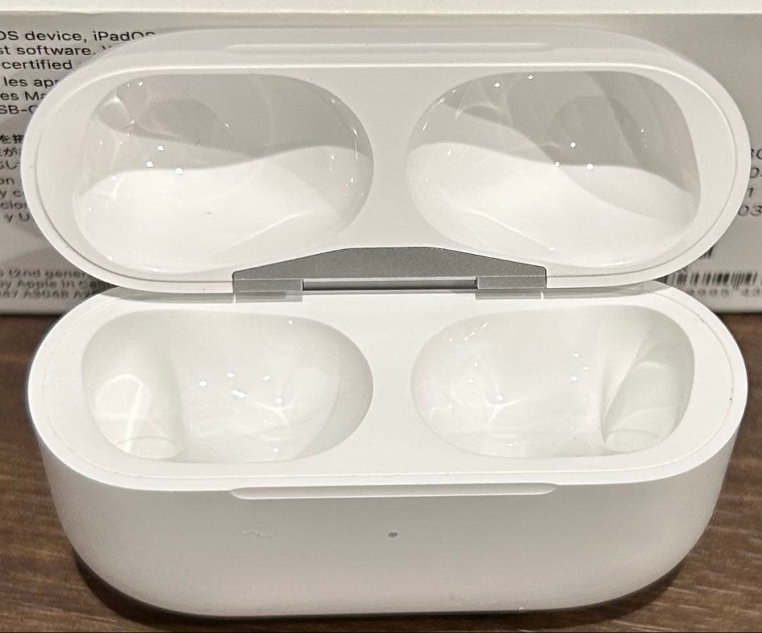 か*い様 【美品・ほぼ未使用】AirPods Pro 第2世代 USB-type