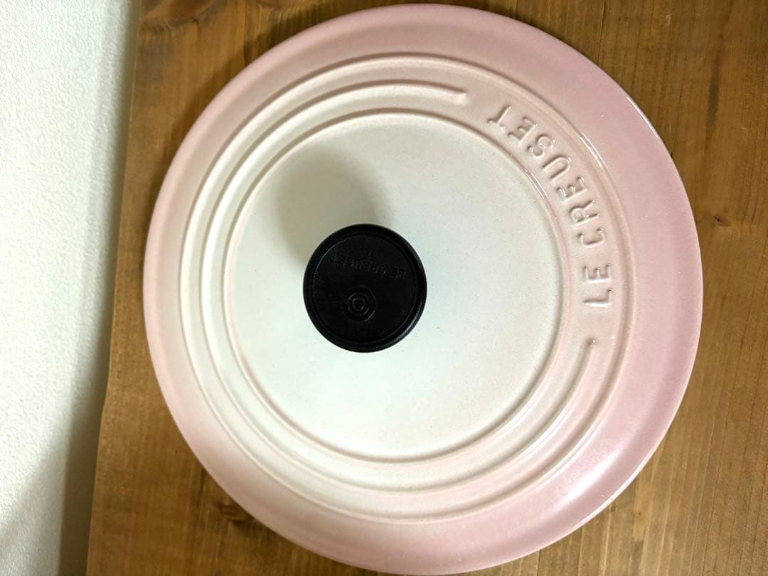 ル・クルーゼ　ココットロンド22cm限定色パウダーピンク