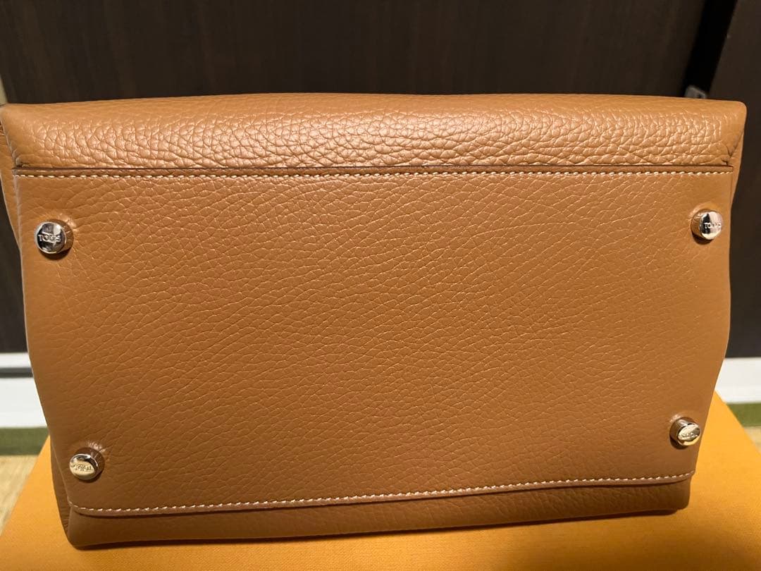 ayuです　トッズ　レザーバッグ　マイクロ