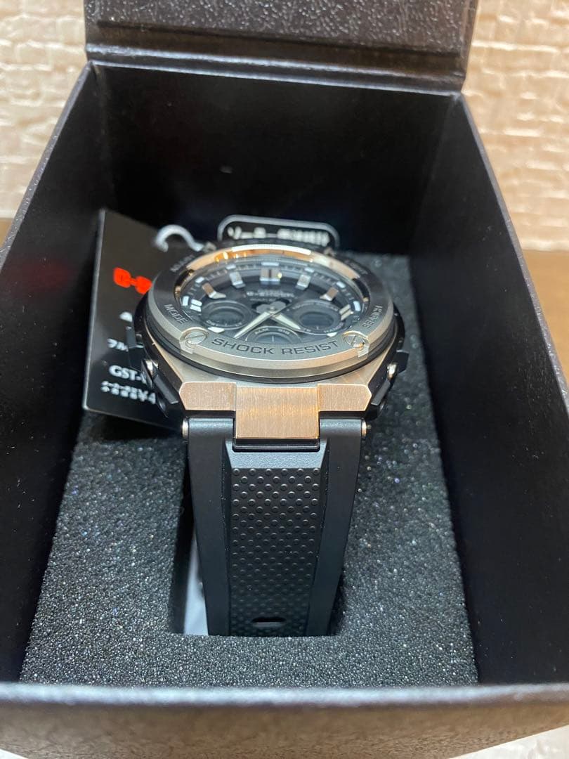 【未使用に近い極美品】G-SHOCK GST-W310 1AJF 電波ソーラータ