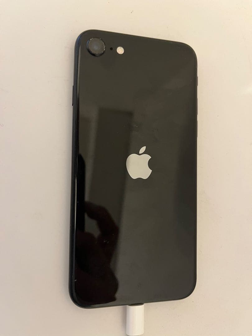 AppleiPhone SE第二世代 128GB SIMロック解除済み