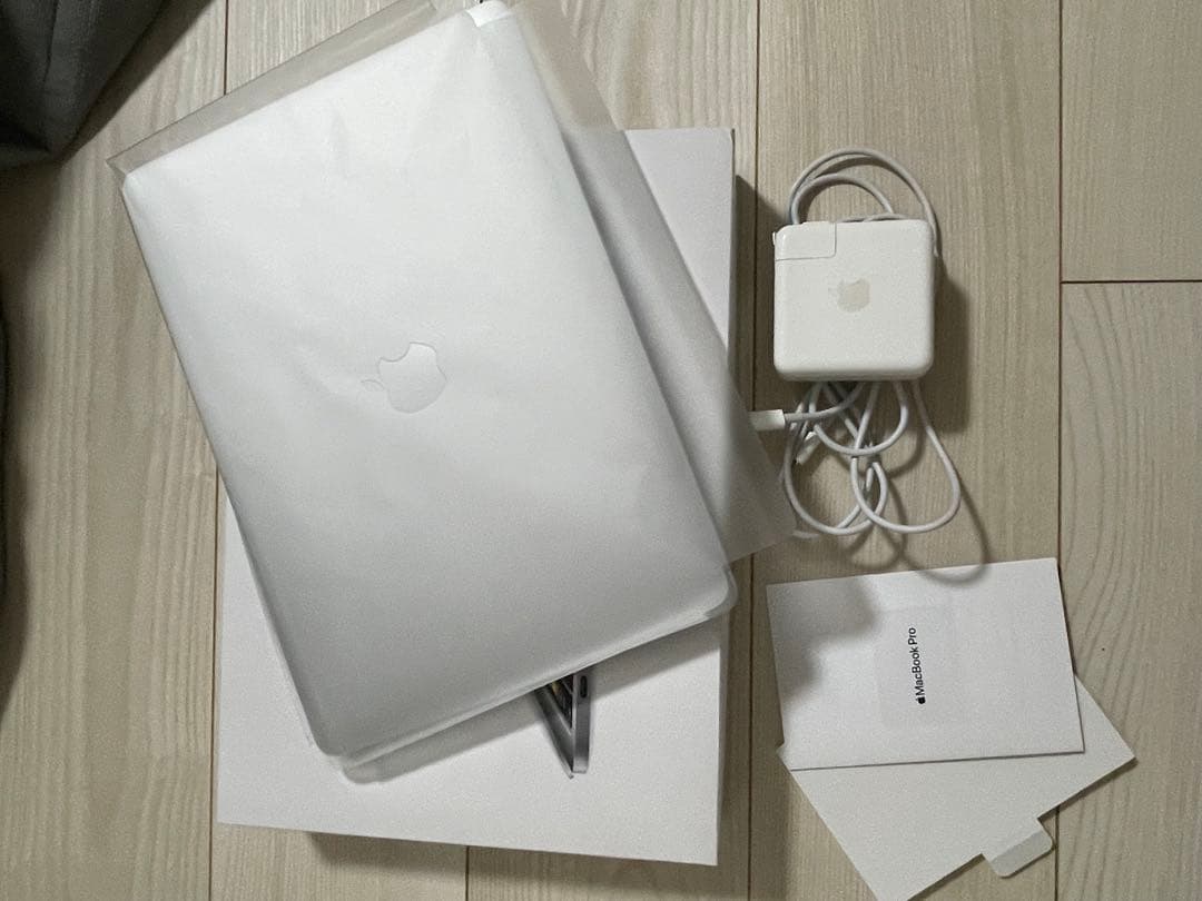 MacBookPro 2020 13インチ 16GB intel core i5