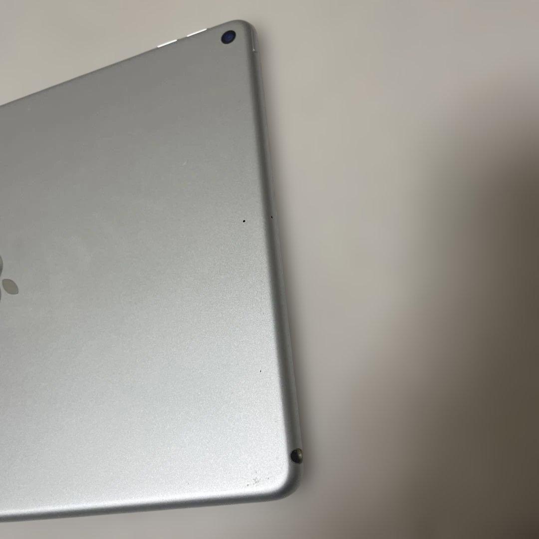 A*2様 Apple iPad Air (第3世代) 64GB シルバー バッテ