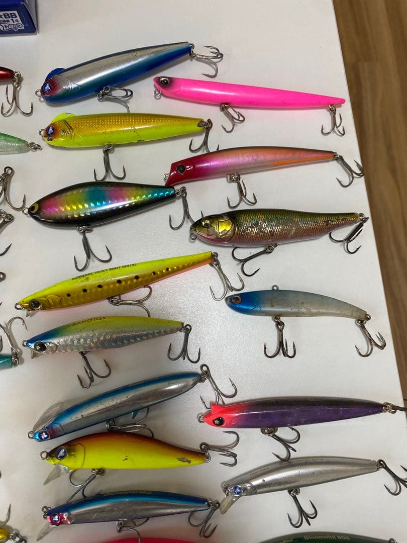 シーバスルアーまとめ売り100個以上　スピニングリールストラディック4000XG