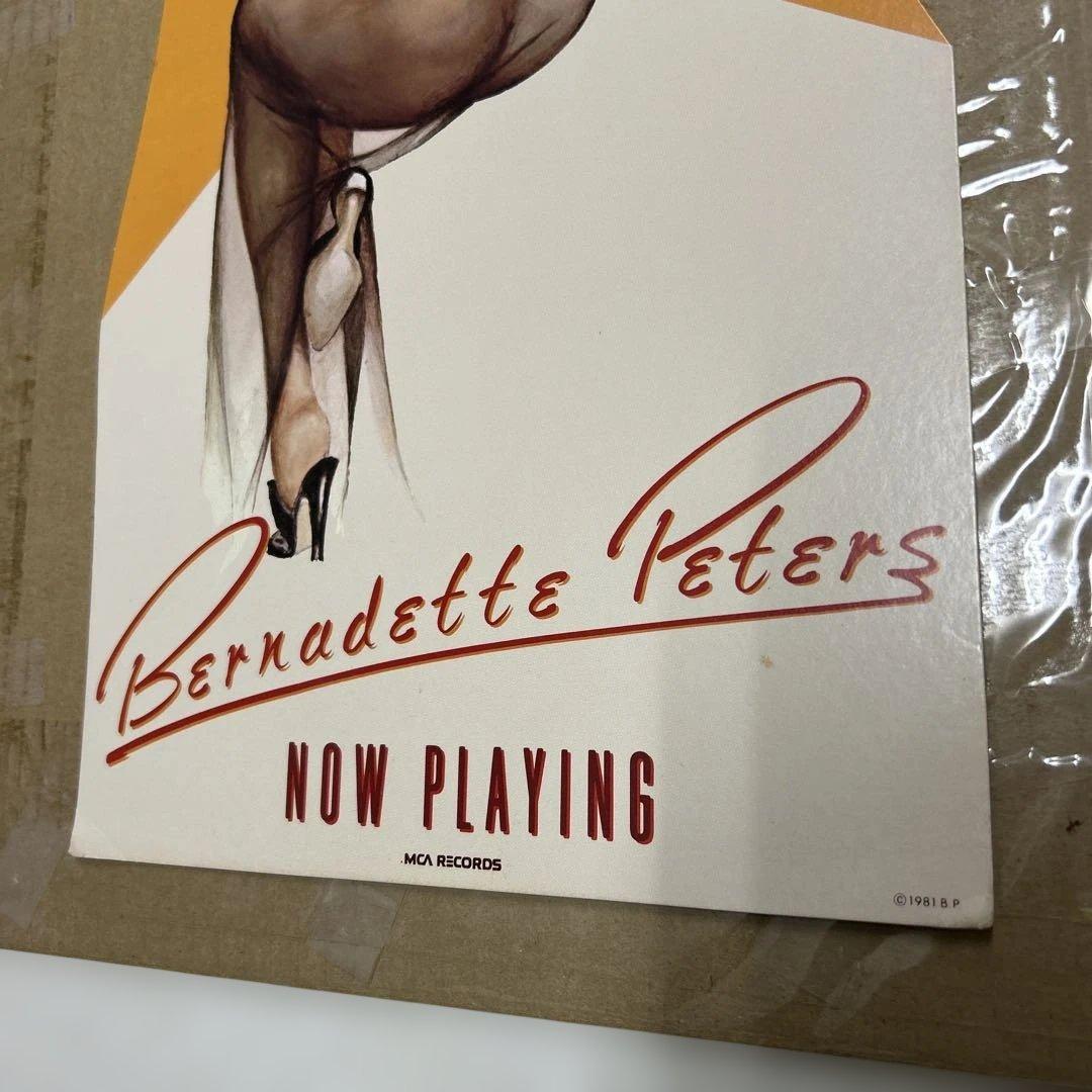 1981年オリジナルピンナップガールBernadette Peters 1個
