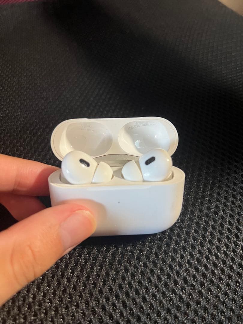 Apple AirPods Pro 第二世代　本体　正規品