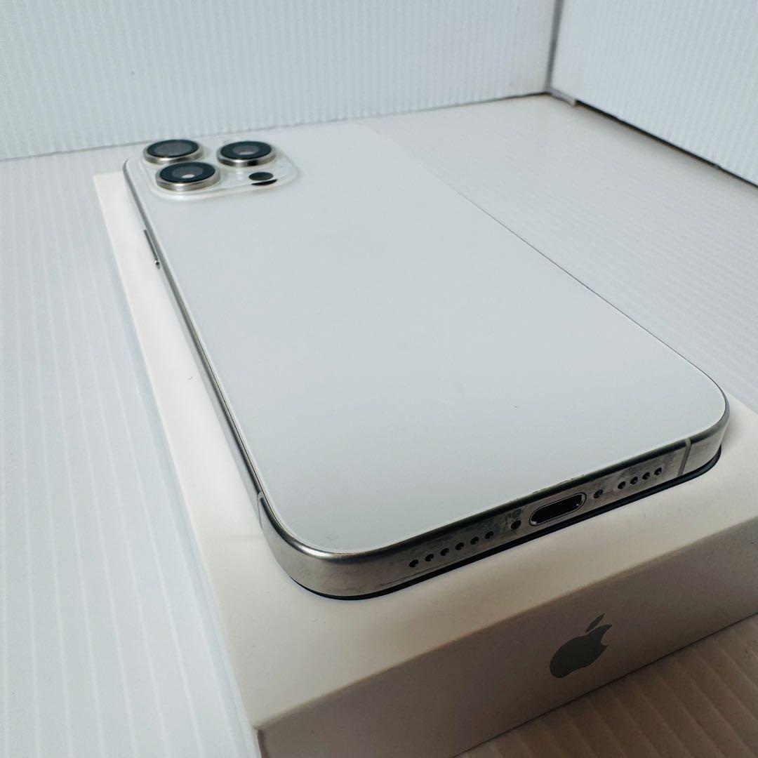 美品 Simフリー AppleiPhone 15 ProMaxホワイトチタニウム