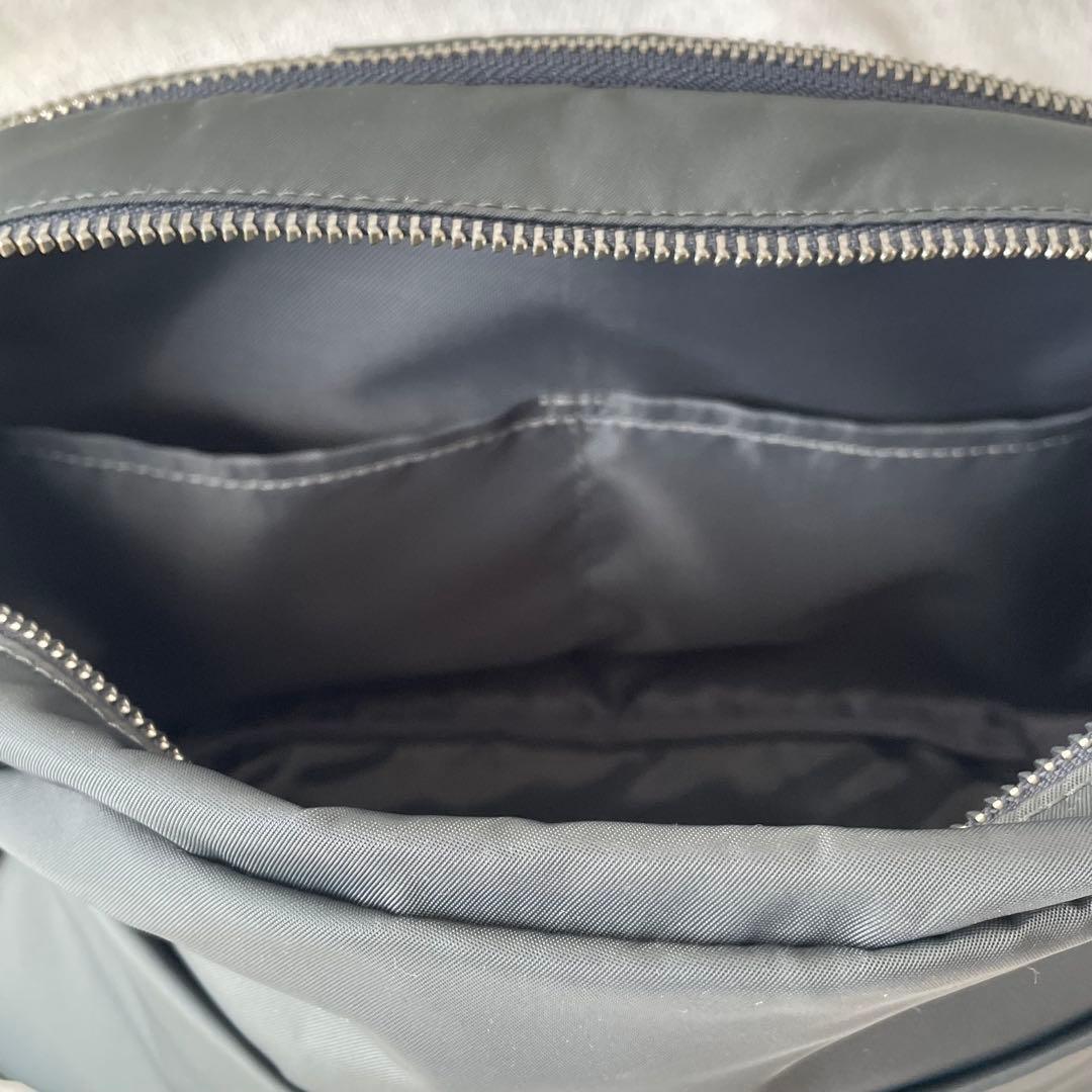 美品　agnes b.アニエスベー　ナイロン　ショルダーバッグ　ダークグレー