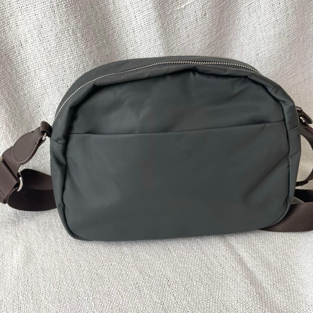 美品　agnes b.アニエスベー　ナイロン　ショルダーバッグ　ダークグレー