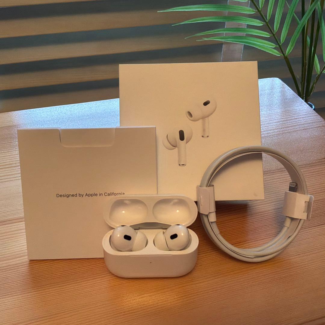 AirPodsPro２本体　第二世代　ケーブル付<Apple純正品>