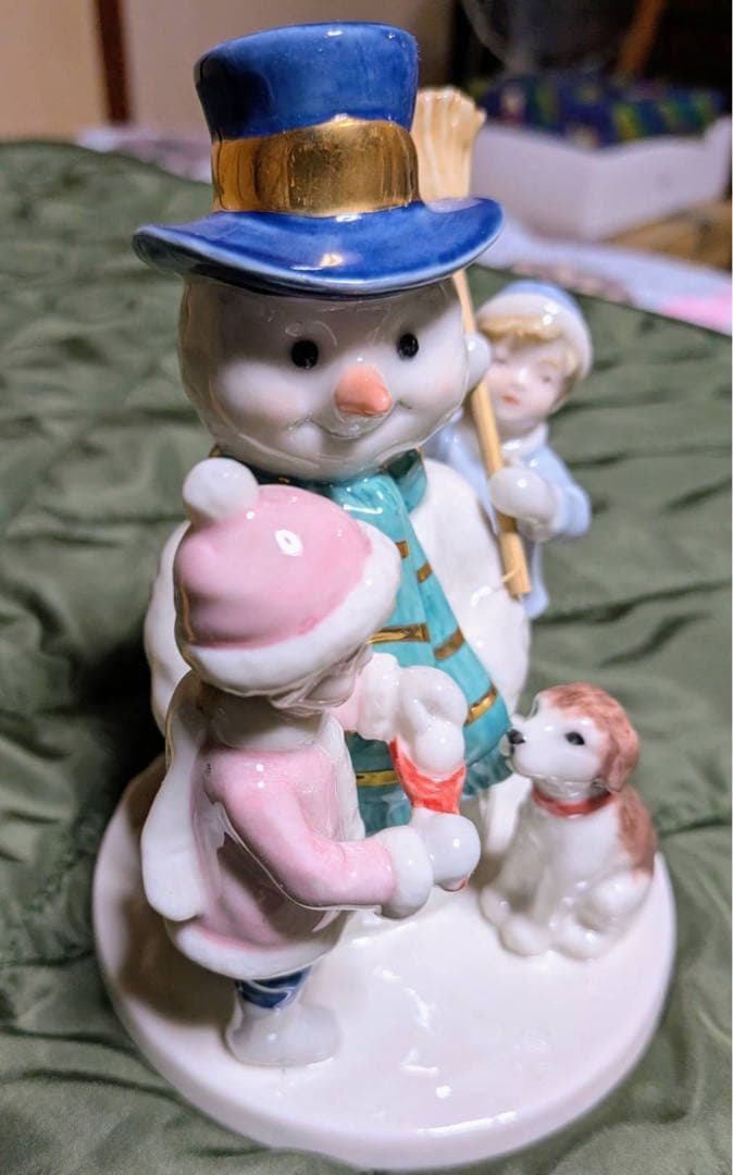 ロイヤルコペンハーゲン雪だるまと子供たちの陶器置物