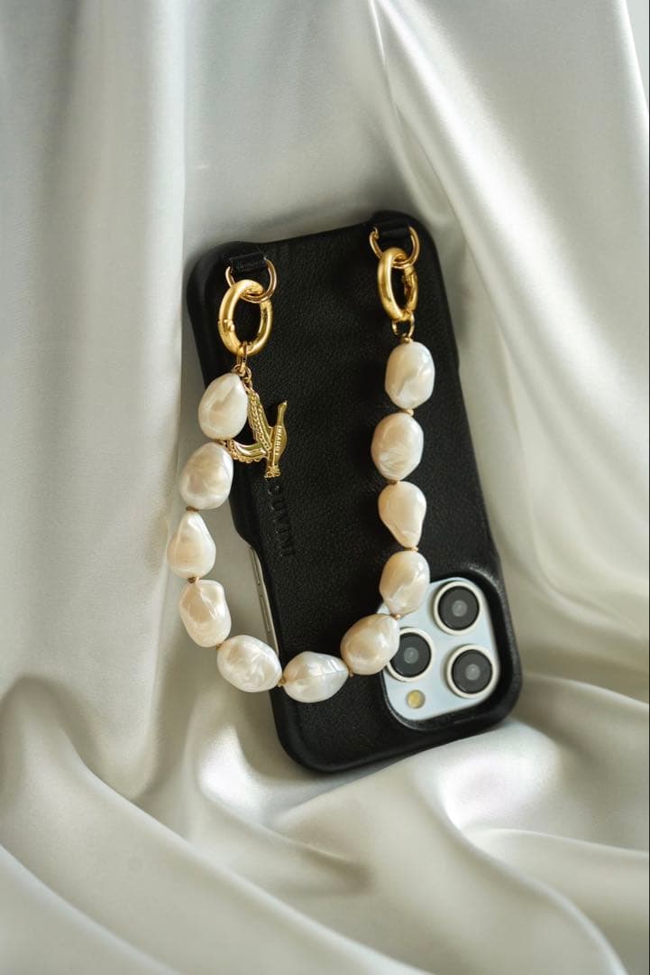 【美品】LOUVINI ハンドストラップ PETIT ROMY　PEARL