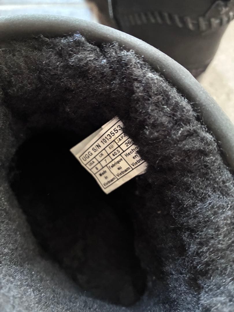 テソシ　UGG ブラック ムートンブーツ