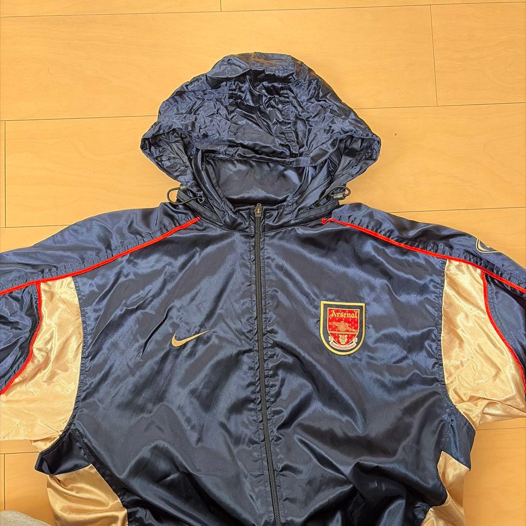 Nike Arsenal 90sナイロンジャケット ネイビーゴールド