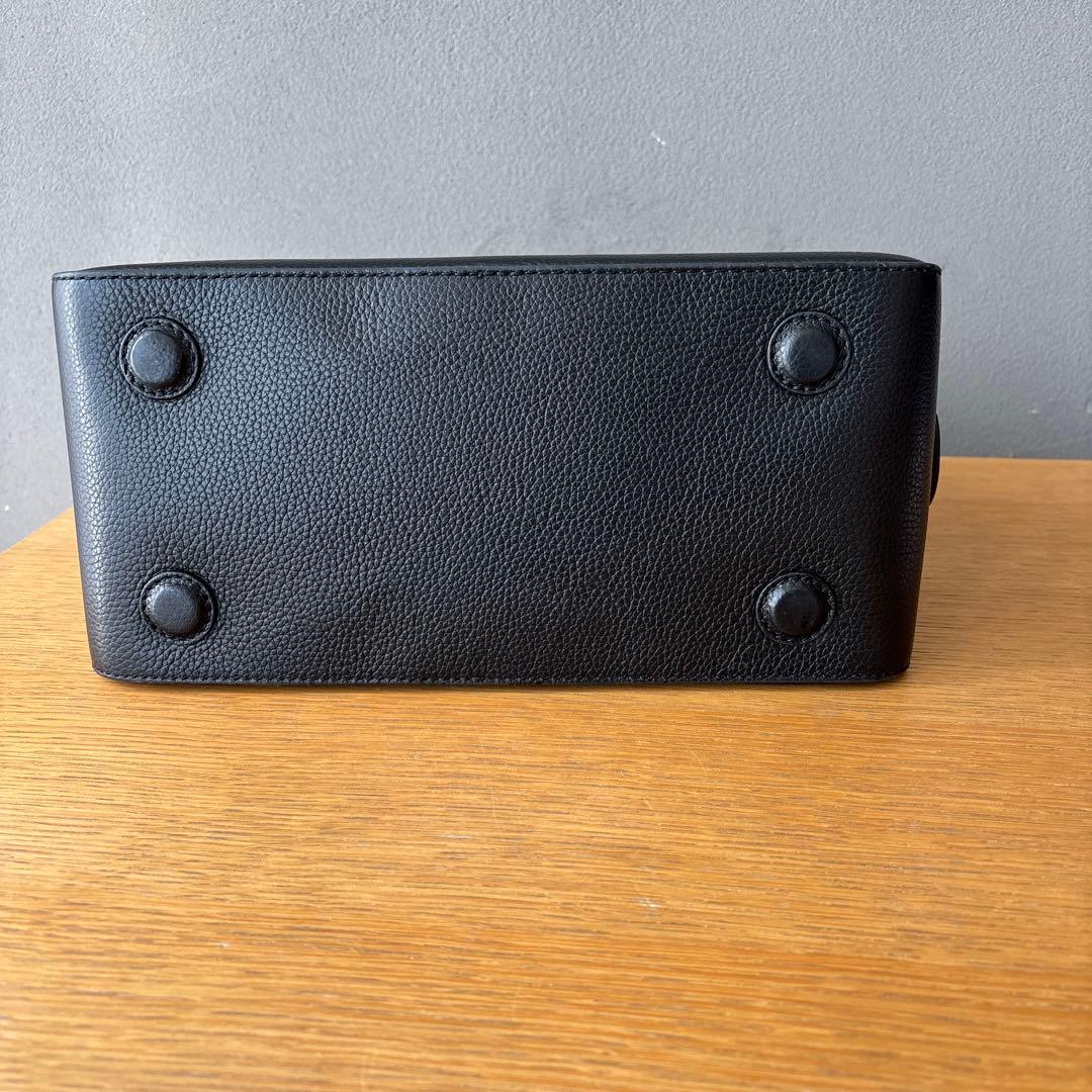 メゾンカナウ　ラウンドボストン　ハンドバッグ　レザー　黒